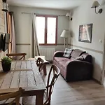 Les Esplaneilles Apartment *